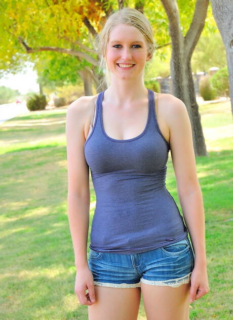 FTV Girls are excited to present you with a gallery showcasing Summer demonstrating amazing shape